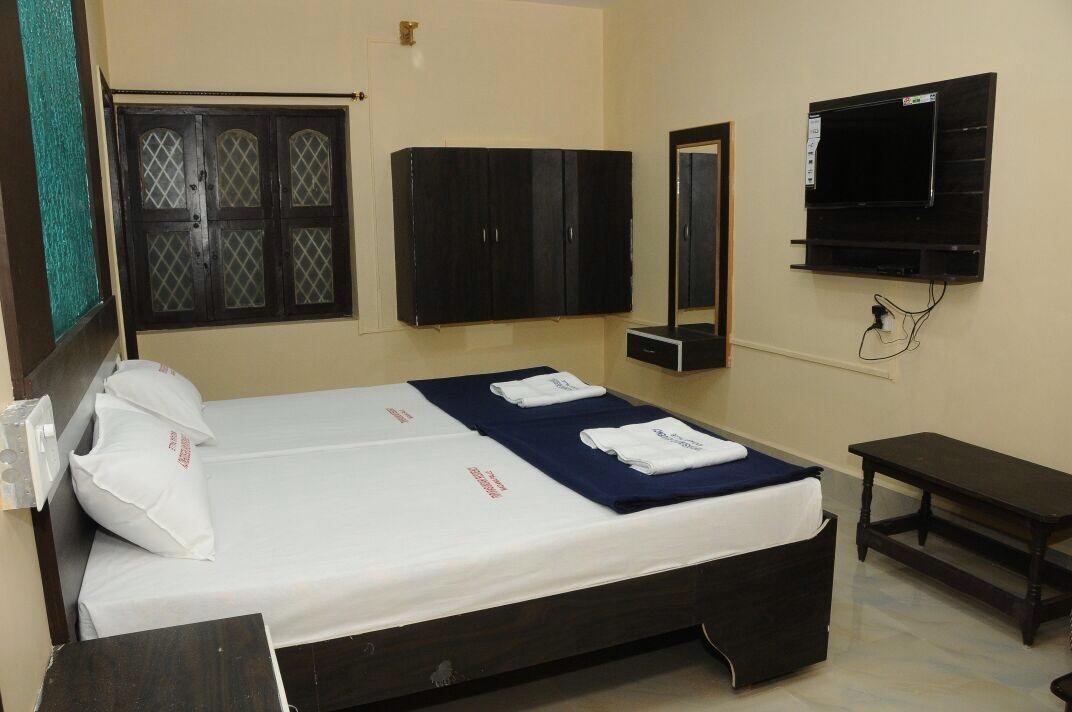 Tripura Sundari Residency Hotel Madanapalle Luaran gambar