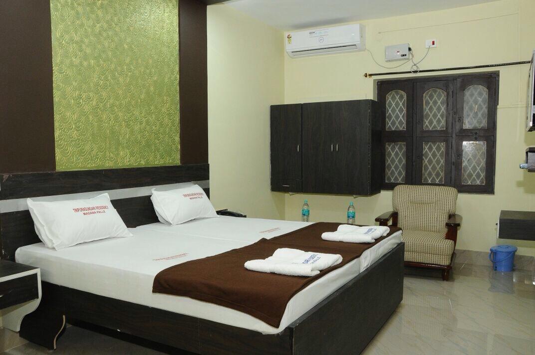 Tripura Sundari Residency Hotel Madanapalle Luaran gambar