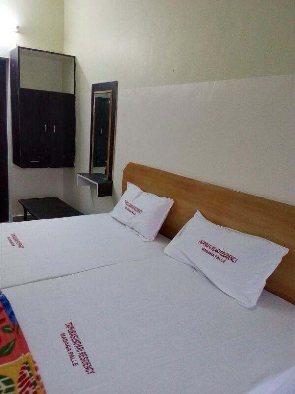 Tripura Sundari Residency Hotel Madanapalle Luaran gambar